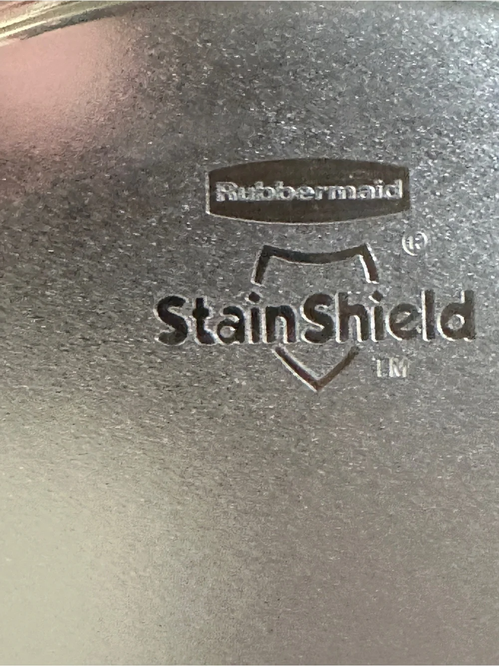 Rubbermaid Stain Shield Container 10.6 Cup Round 2.6 Quart 2.5L With Lid 585D